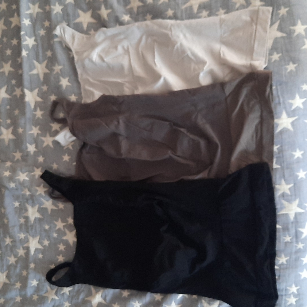 Blanqi maternity support top bundle